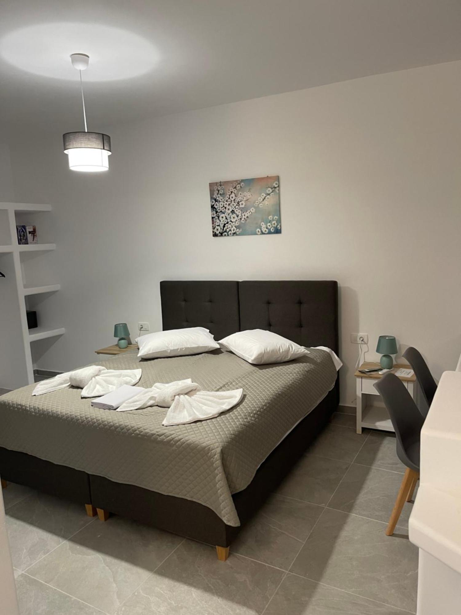 Tarelis Apartments & Studios Камари Экстерьер фото