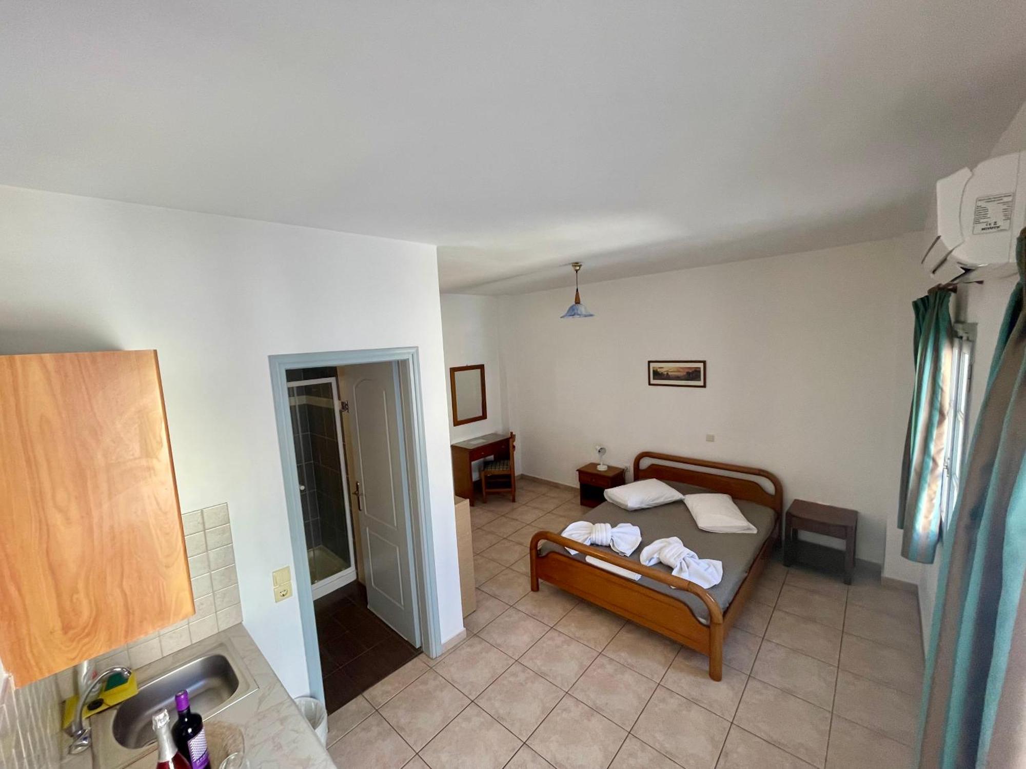 Tarelis Apartments & Studios Камари Экстерьер фото