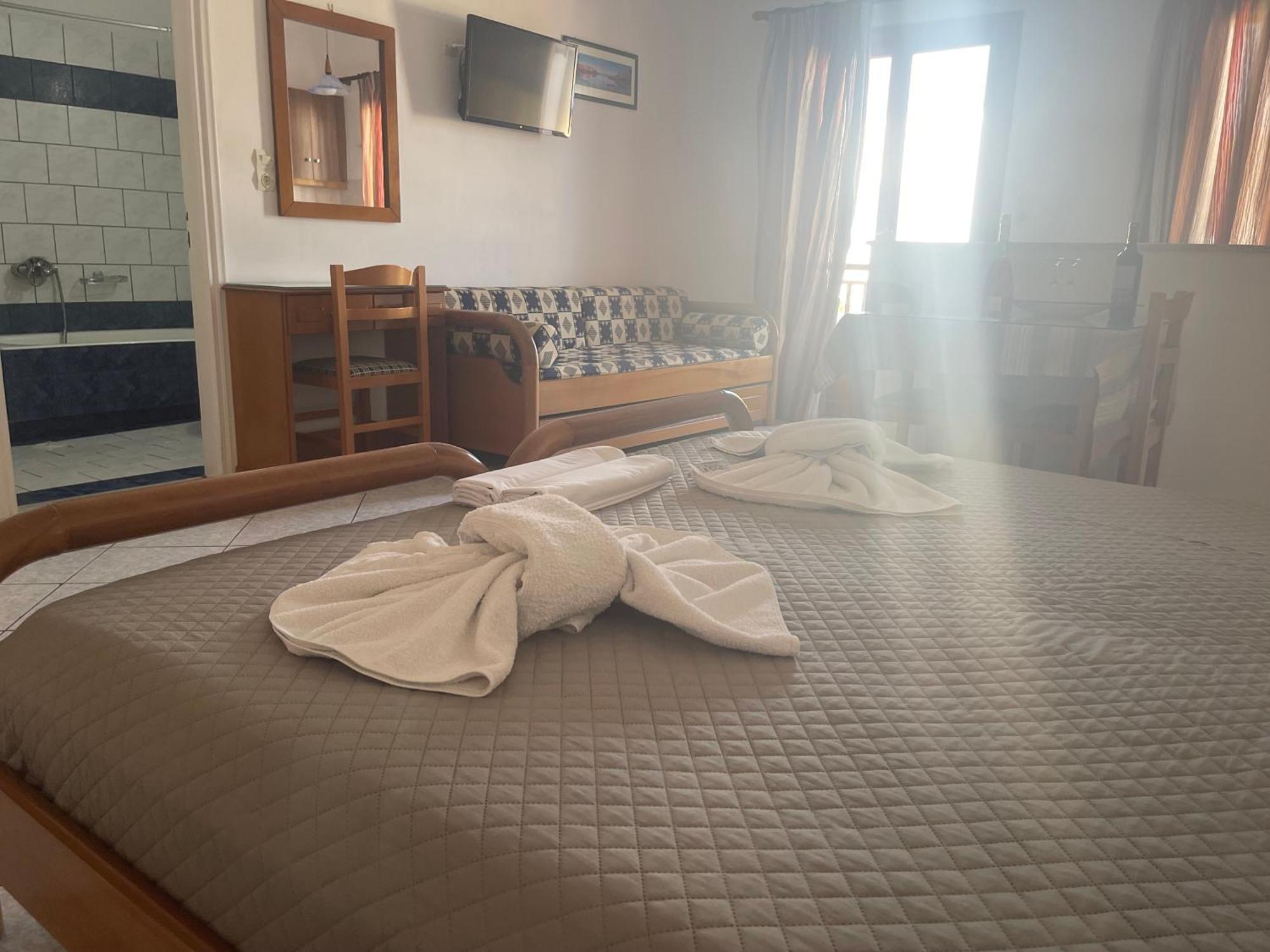 Tarelis Apartments & Studios Камари Экстерьер фото