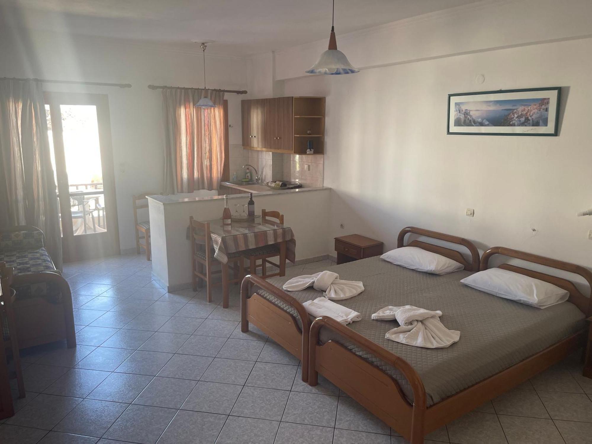 Tarelis Apartments & Studios Камари Экстерьер фото