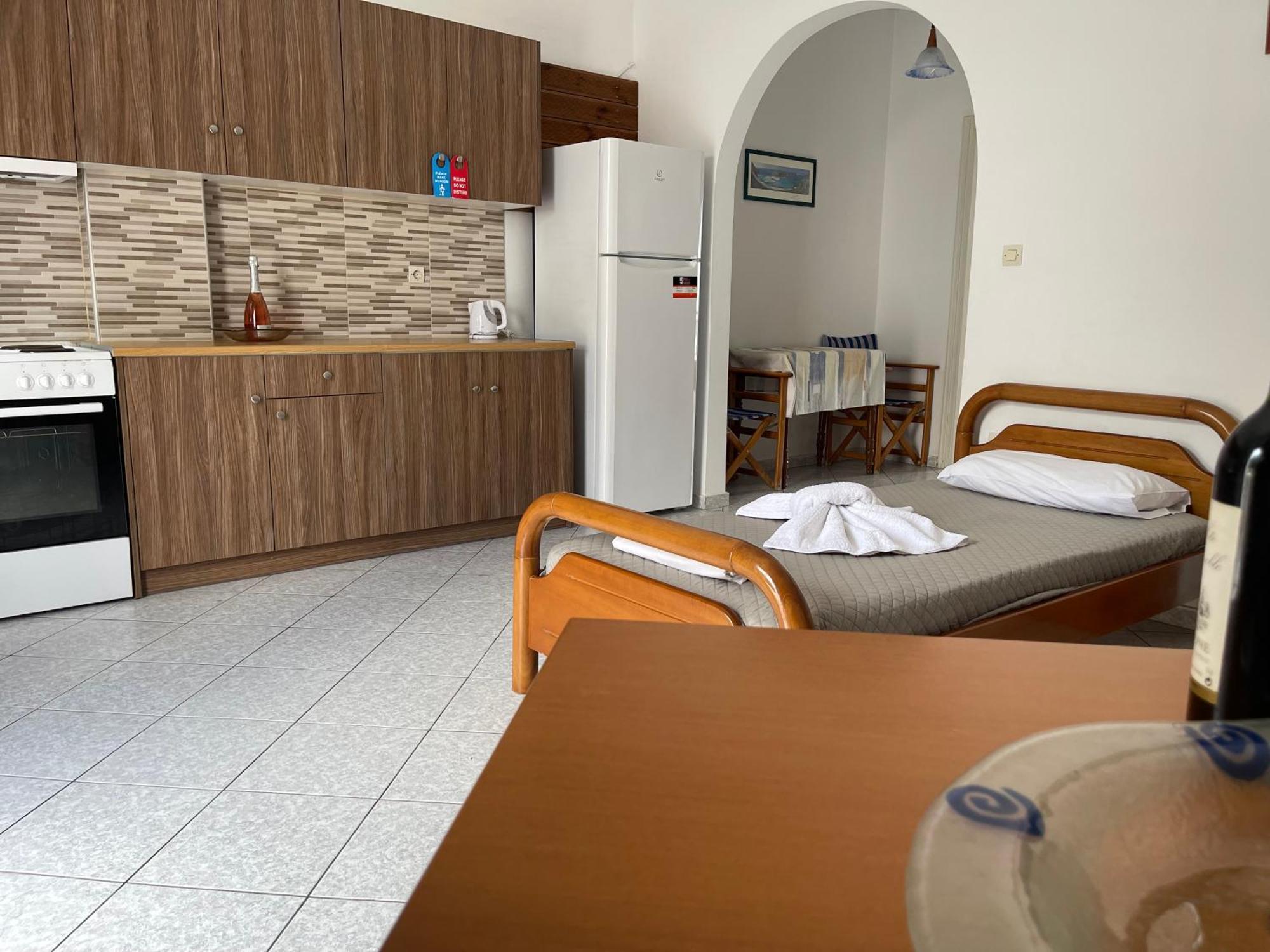 Tarelis Apartments & Studios Камари Экстерьер фото